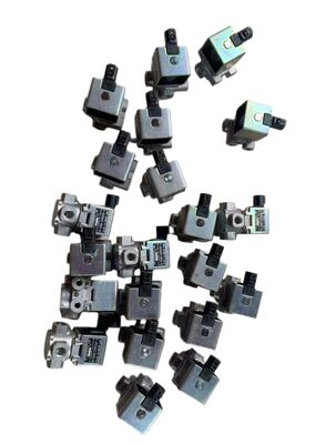 Ιαπωνικά ανταλλακτικά φορτηγού Magnetic Valve 1-82563602-0 για ISUZU FVR34 6HK1 6HK1T ISUZU PARTS